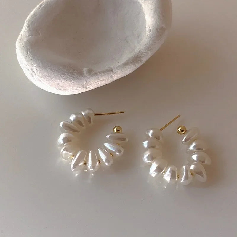 Unique Design Irregular Freshwater Pearl Hoop Earrings for Women Baroque Pearls Beads Circle Statement Earring Brincos