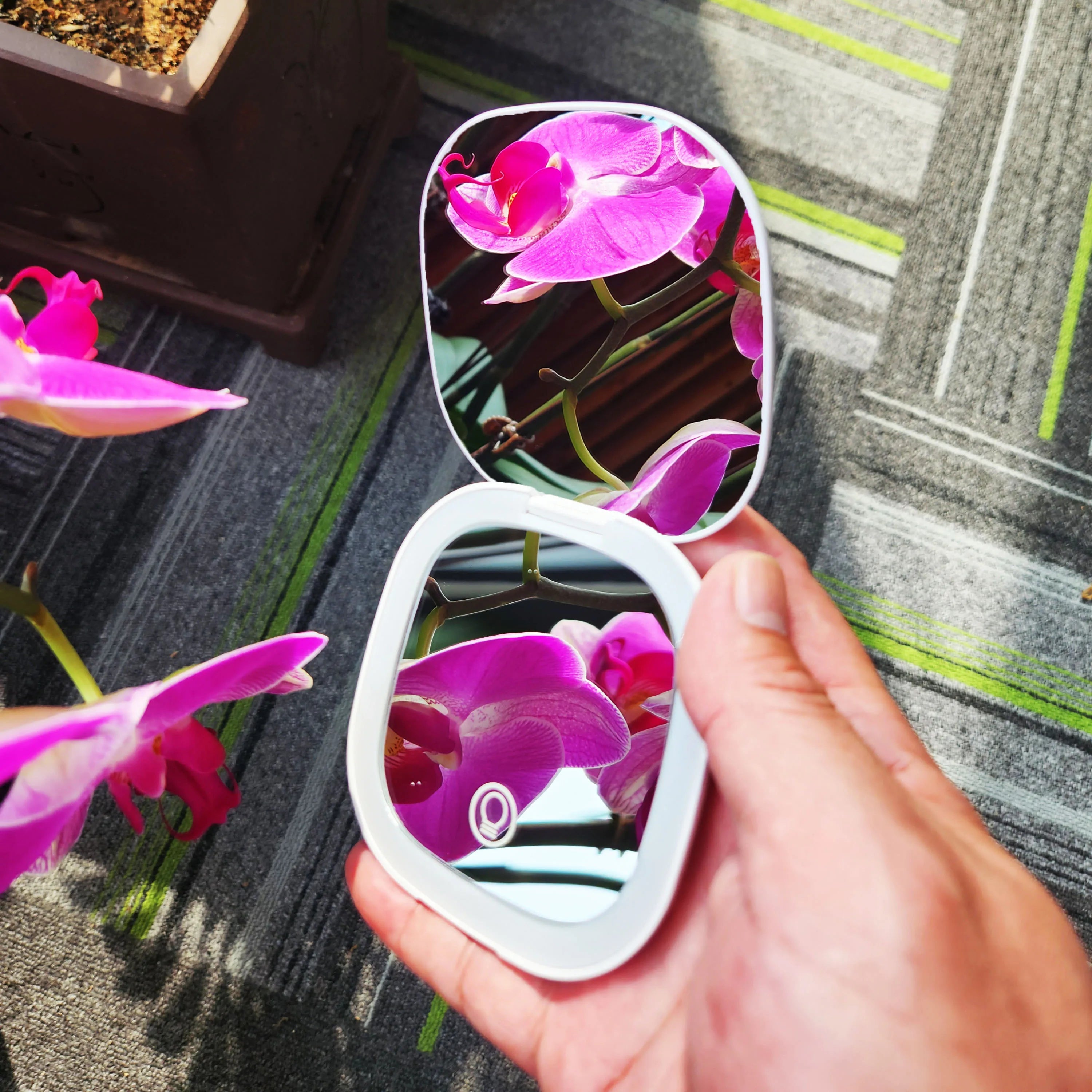 Mini Compact Foldable Pocket Hand Led Makeup Mirror with Led Light 5X/10X Magnification Rechargeable and Small